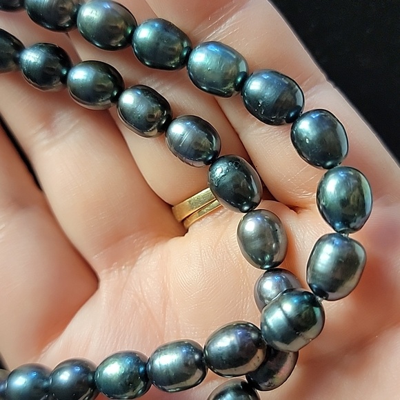 Baroque Peacock Black Freshwater Pearl Necklace 19.5" drop Silver screw clasp - Picture 8 of 8